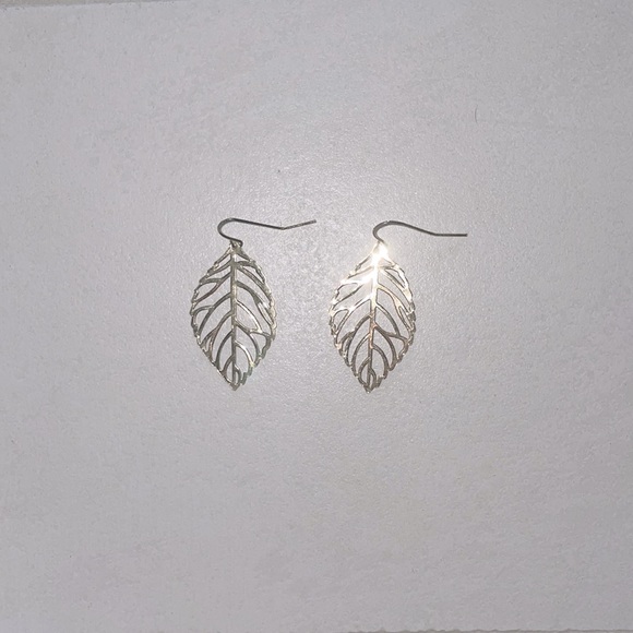 Jewelry - Pair of earrings
